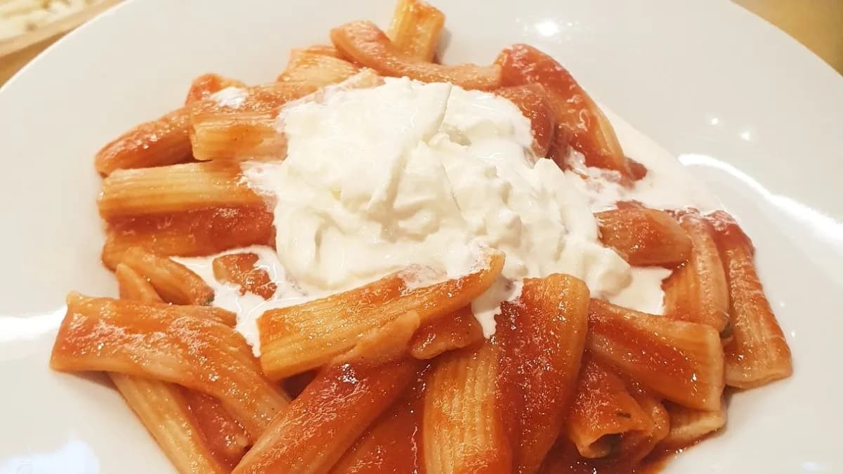 POMODORO E STRACCIATELLA DI MOZZARELLA