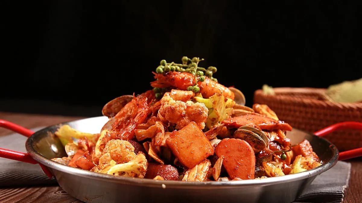 Spicy hot pot ( mara-shangguo ) 麻辣香锅