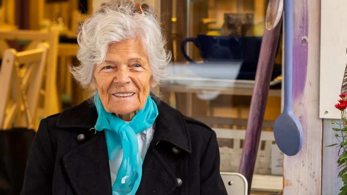 Anya reggeli menüje, ha esik (avokádós-sajtos szendvics és cafe latte)