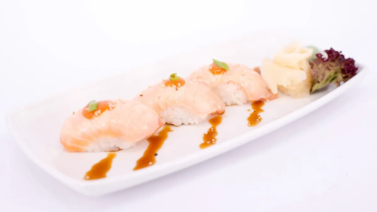 58. Grill salmon nigiri