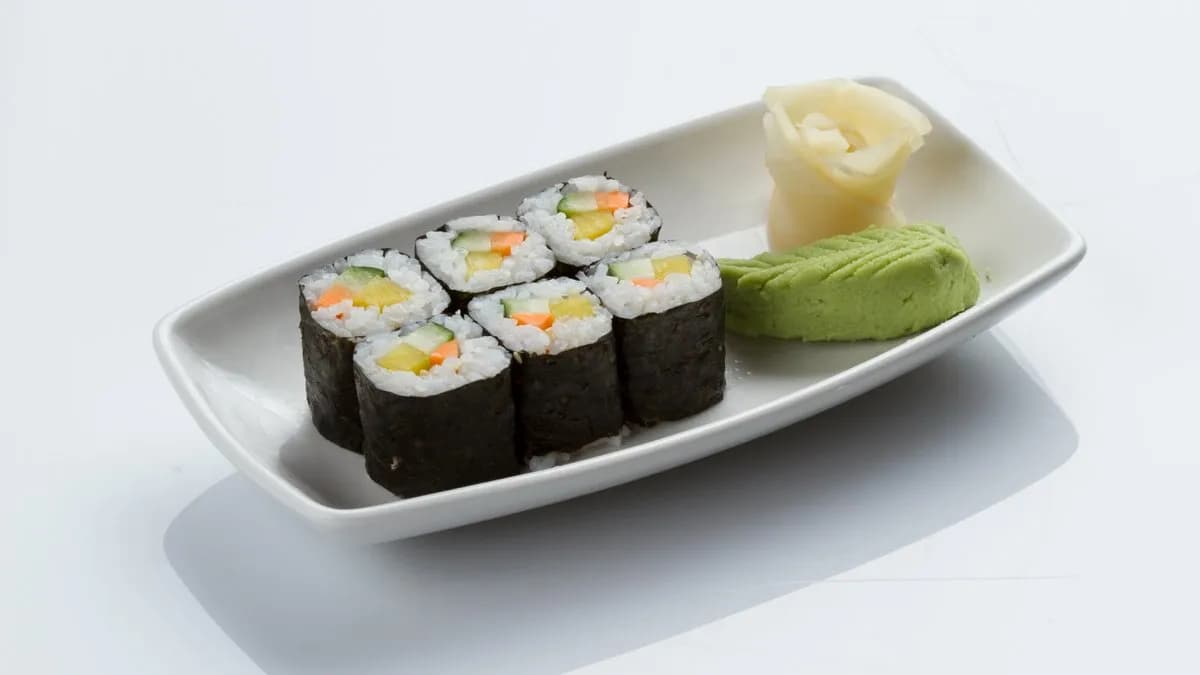 72. Zöldséges tekercs uborkával, jégcsapretekkel, sárgarépával