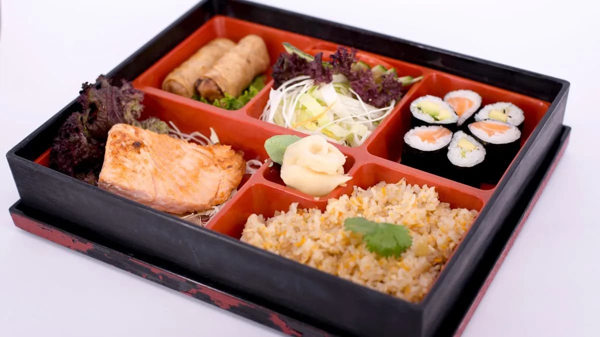 41. Grill salmon bento