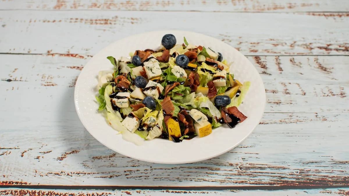 Kéksajtos saláta