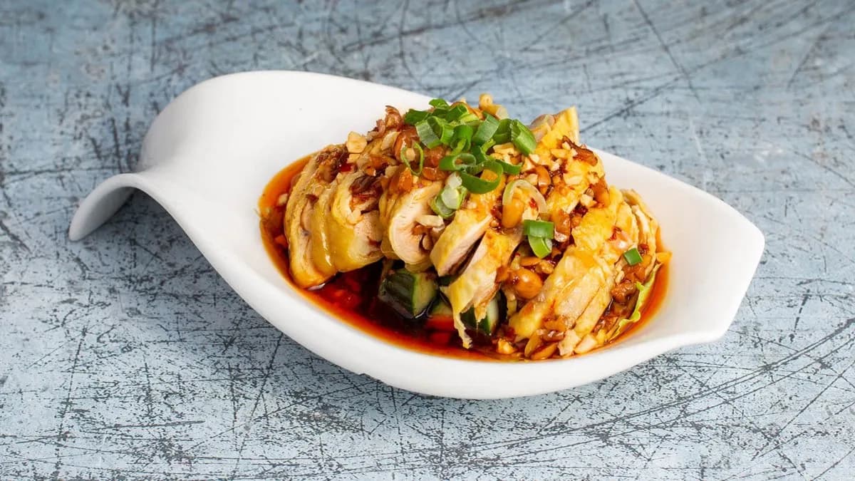 204 Chilis párolt csirke 口水鸡