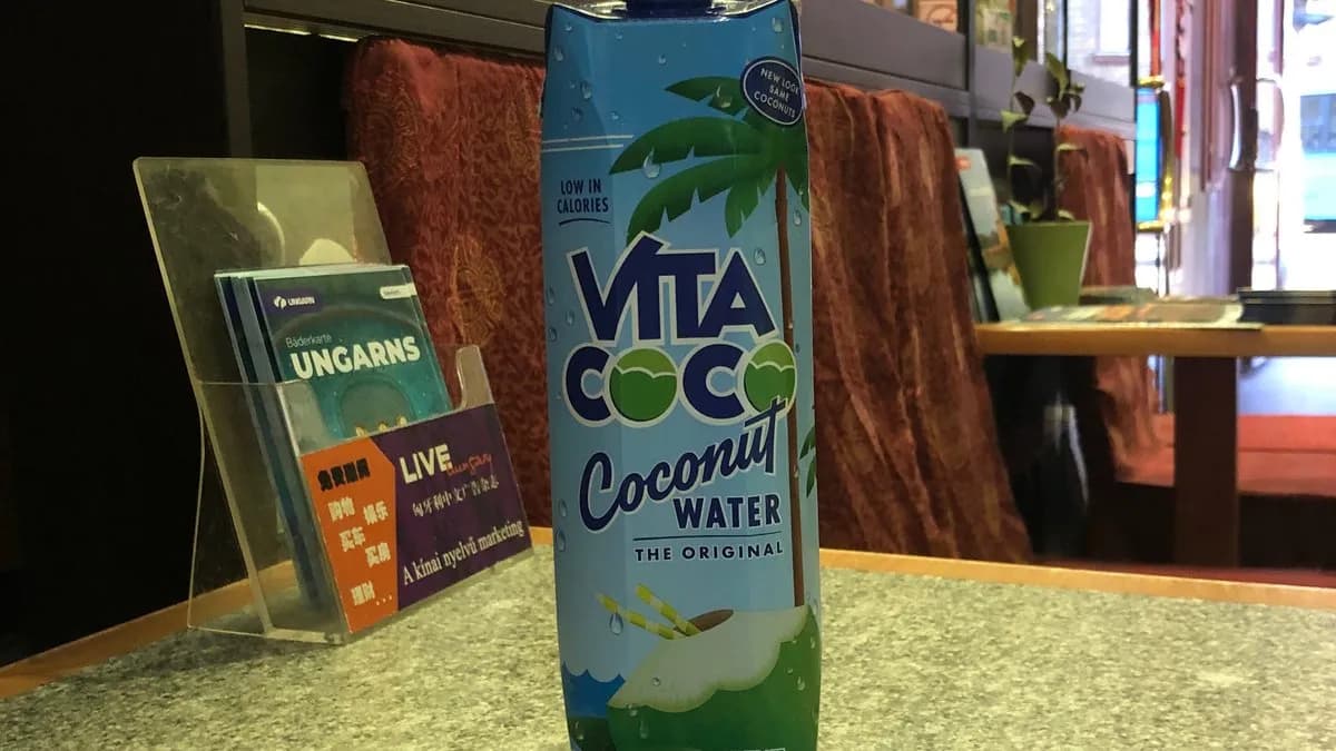 Vita Coconut water 椰汁水1L
