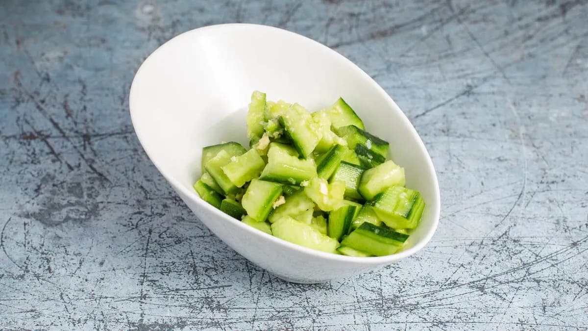 215 Fokhagymás uborka 蒜泥黄瓜