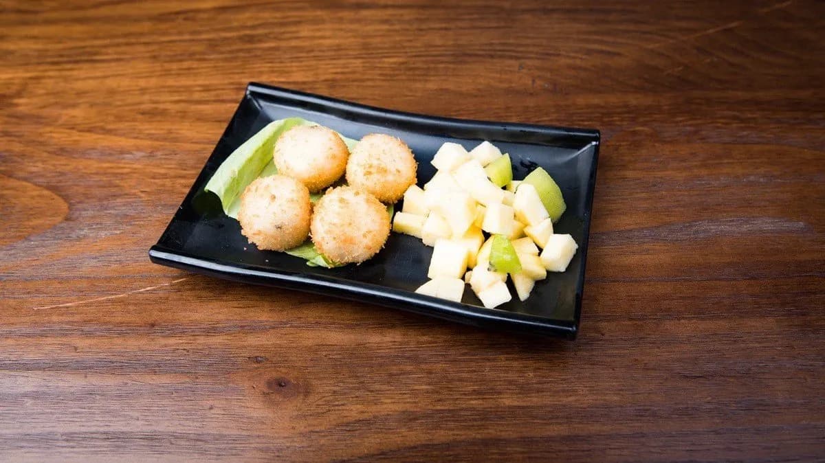 34. Sült Szezámmaggal töltött golyók (4 db)