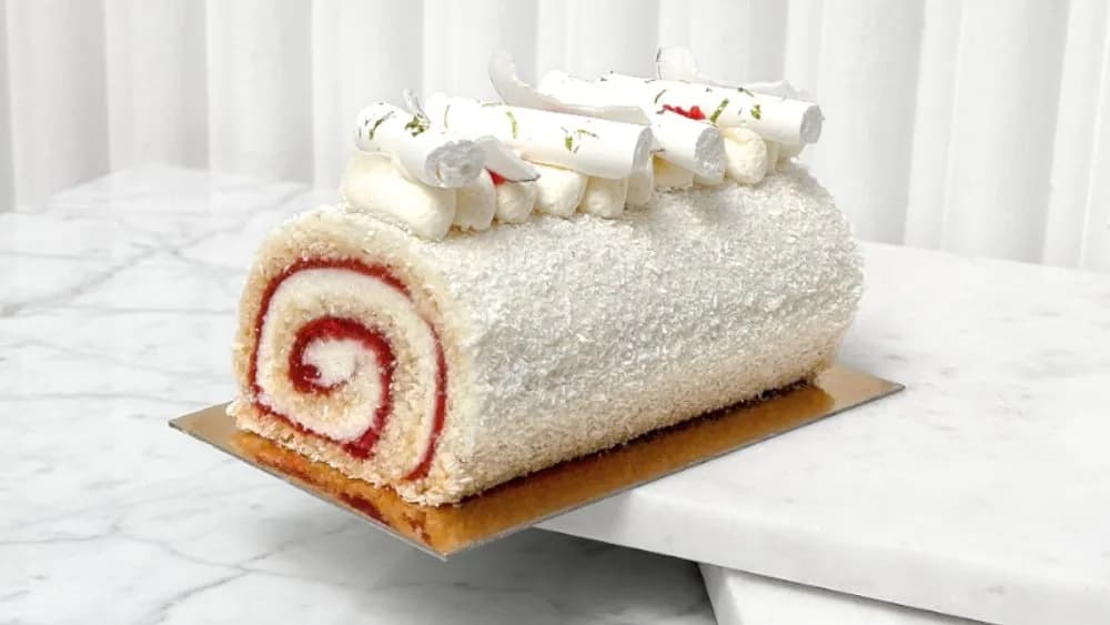 Kókuszos epres tekercs (G,L) 4 szeletes