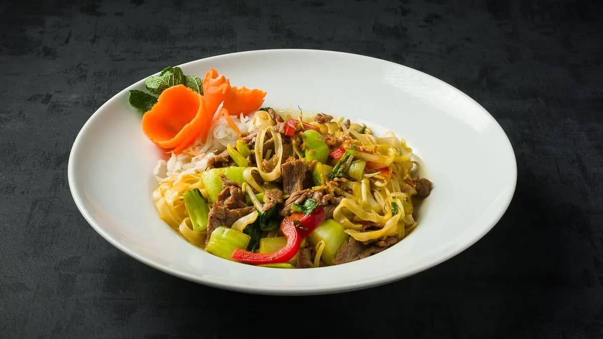 Wok pho rizstészta - Marhahús