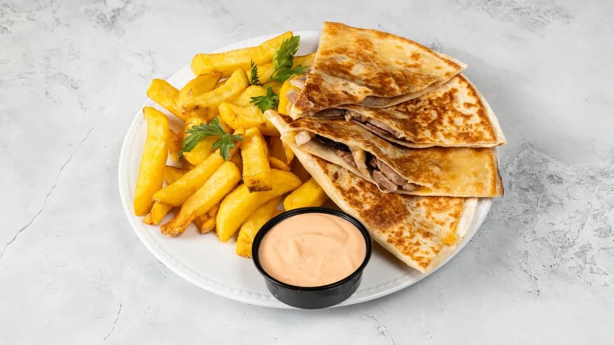 Marhaszegyes quesadilla