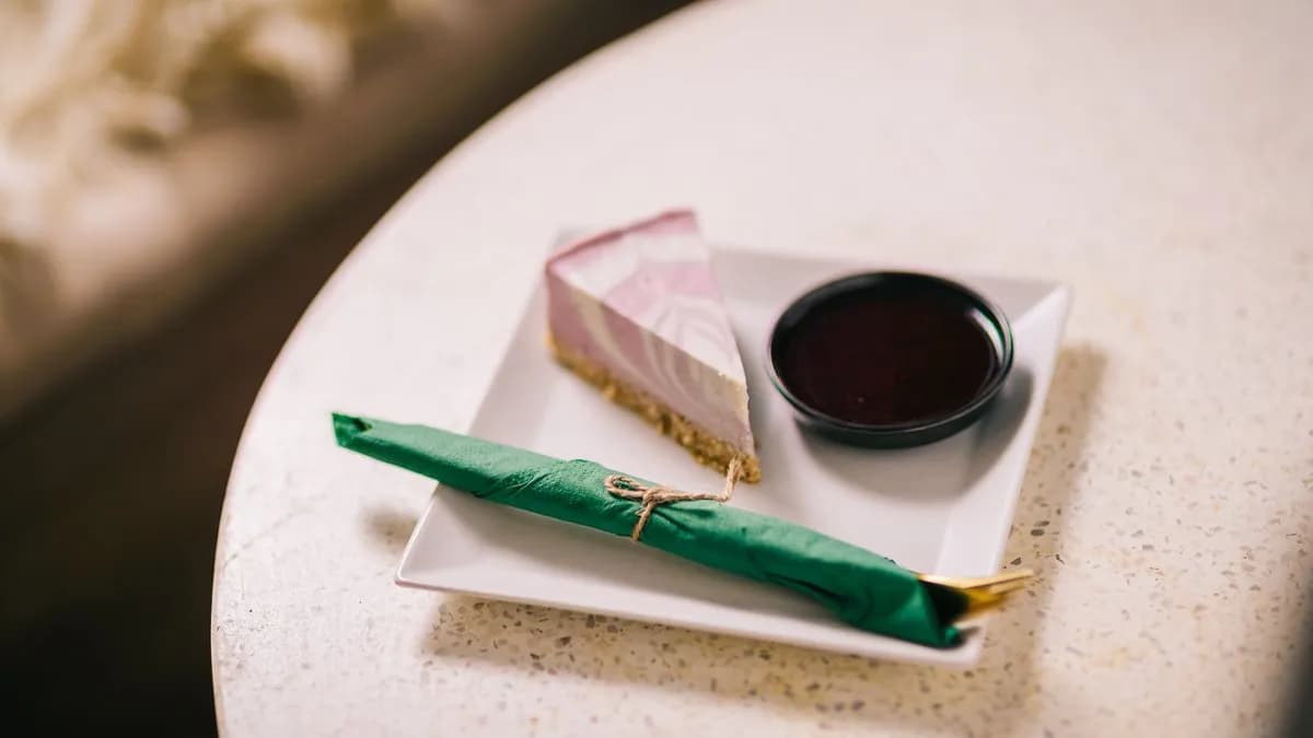 Epres áfonyatorta szelet