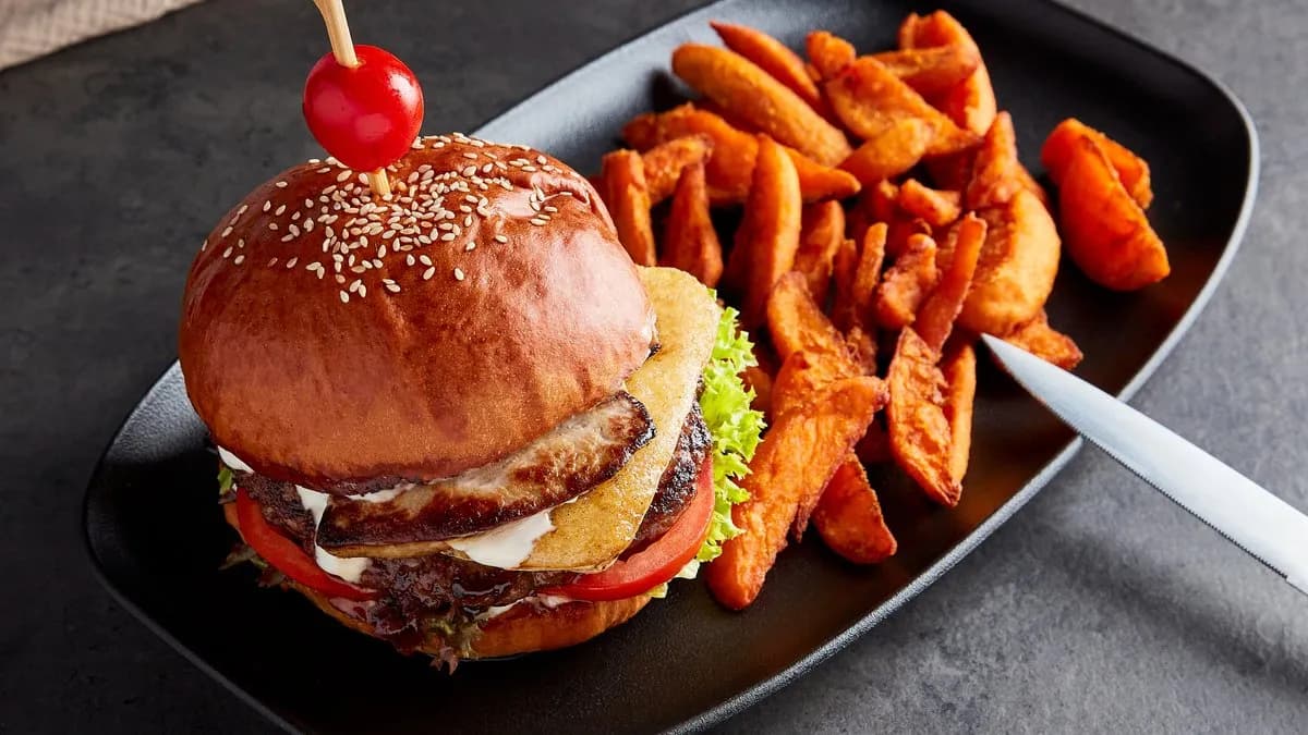 Érlelt Rib-eye burger baconnel