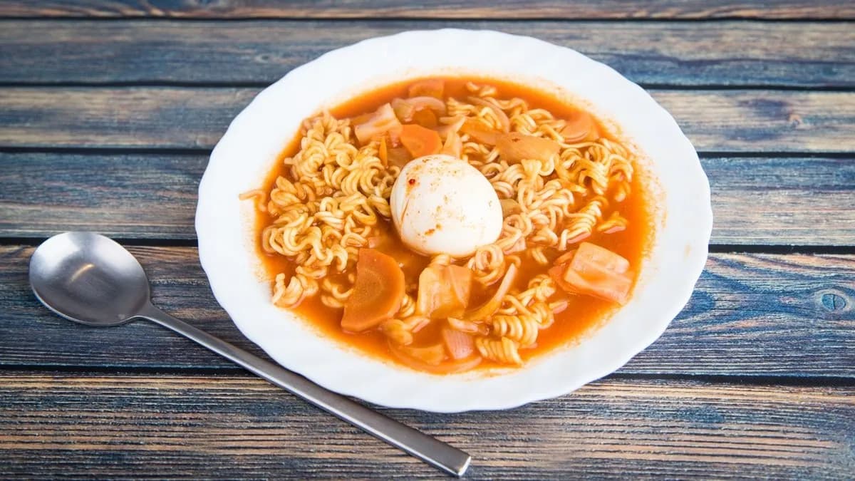 Csípős ramen tteok bokki