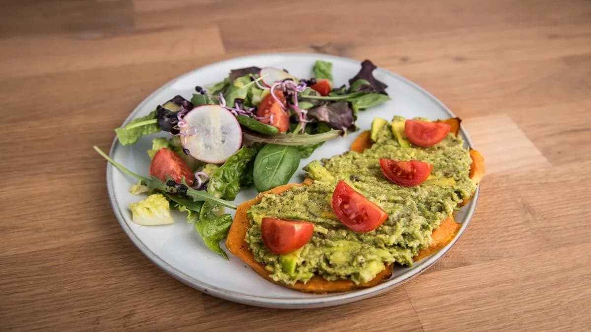 Édesburgonya avokádókrémmel