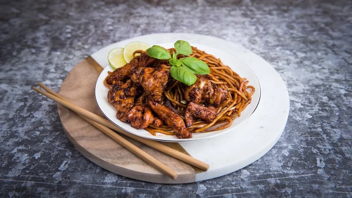 Thai tészta csirkehússal