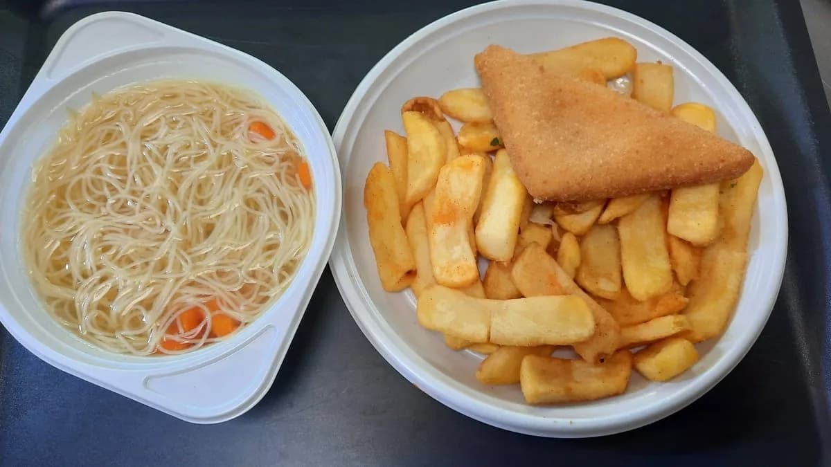 Rántott sajt+köret+csontleves