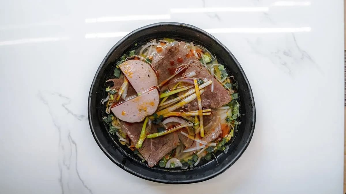 7. Bún Bò Huế 🌶️