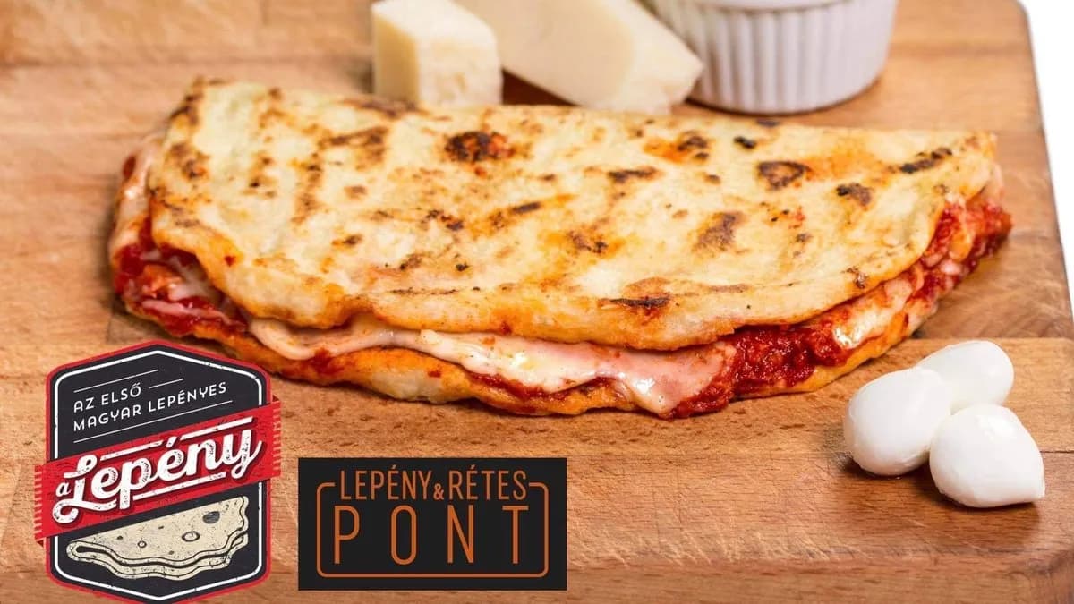 Szicíliai paradicsomos-mozzarellás lepény