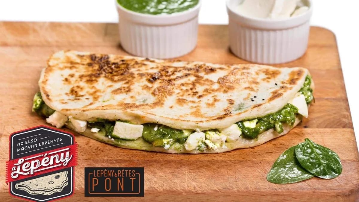 Spenótos-fetás lepény