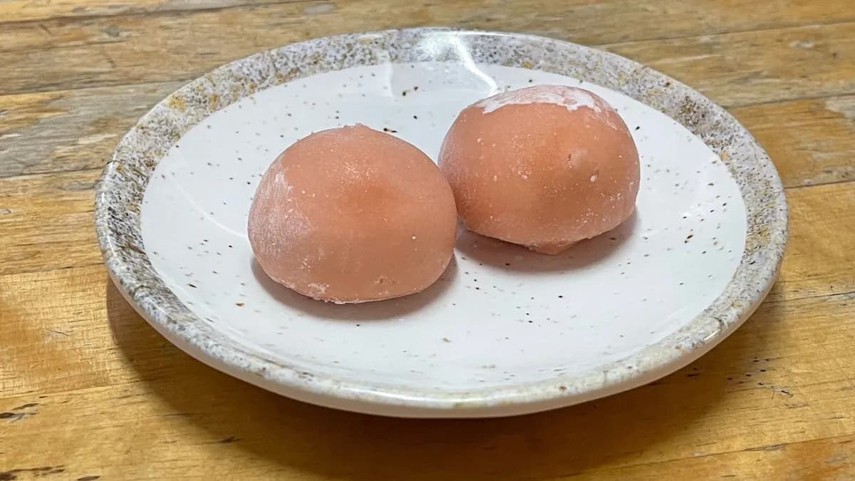 Mochi ice -strawberry-