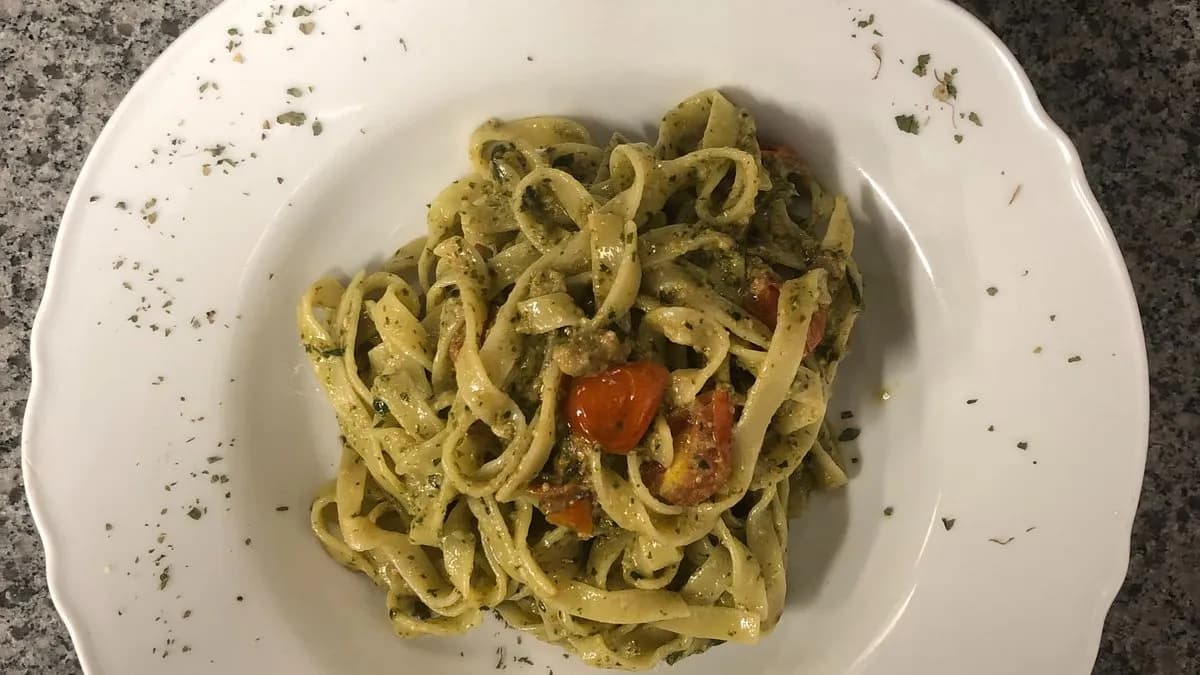 Tagliatelle Pesto e pomodorini