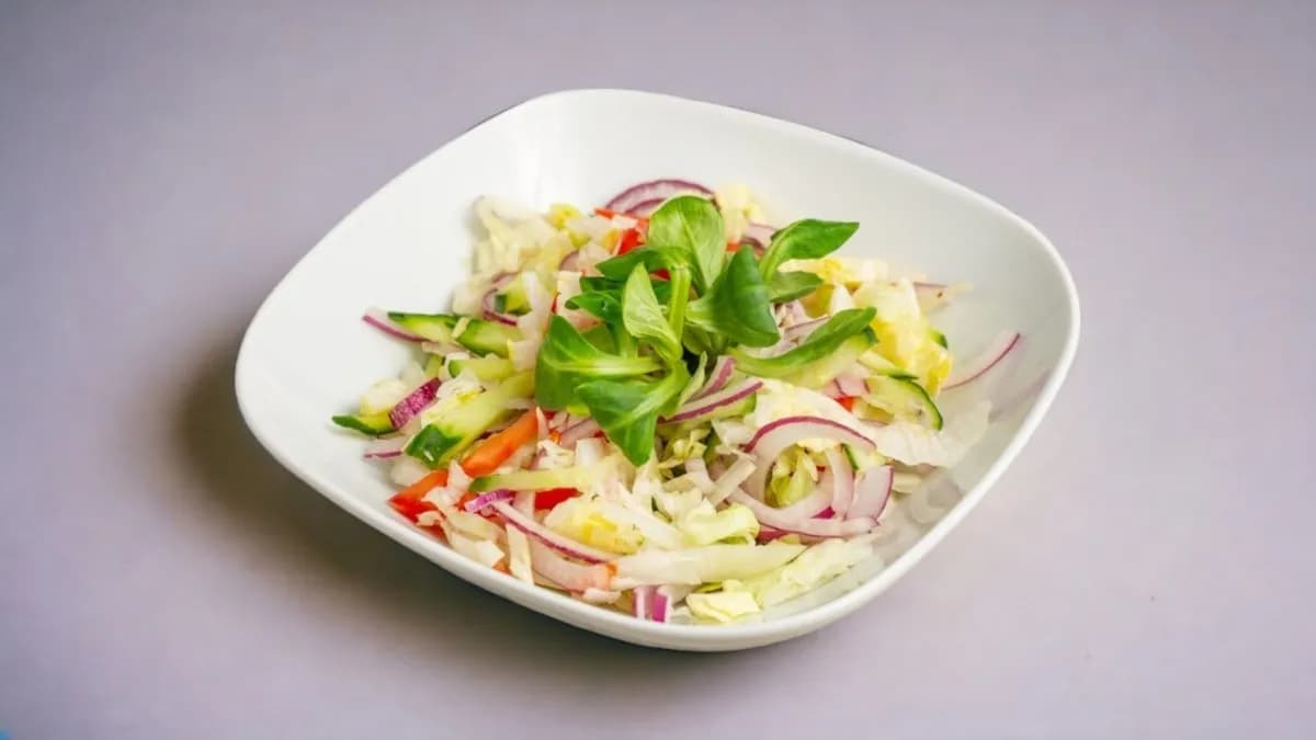 Friss kevert saláta