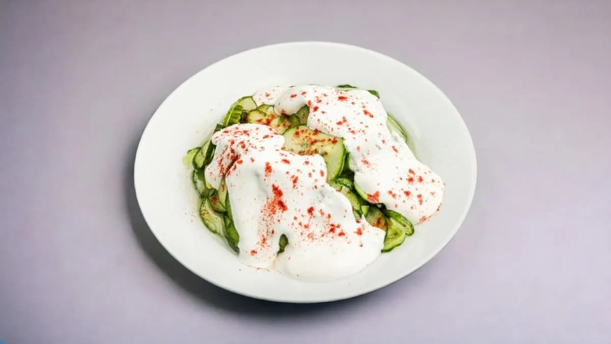 Tejfölös uborkasaláta