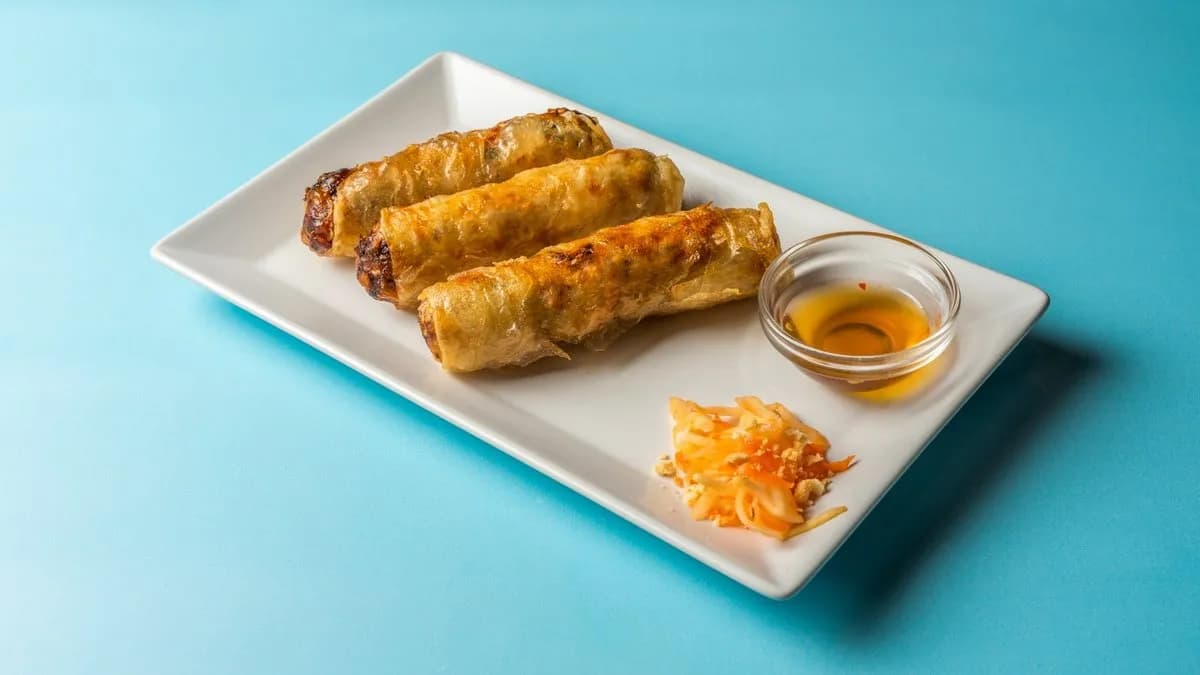 2E. Tavaszi tekercs húsos /3db