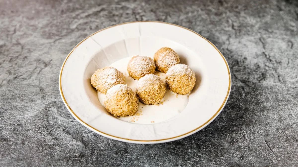 Túrógombóc édes tejföllel