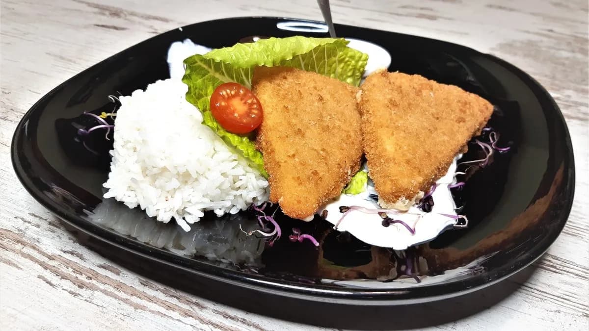 Rántott Trappista sajt,illatos Párolt rizzsel, tartármártással