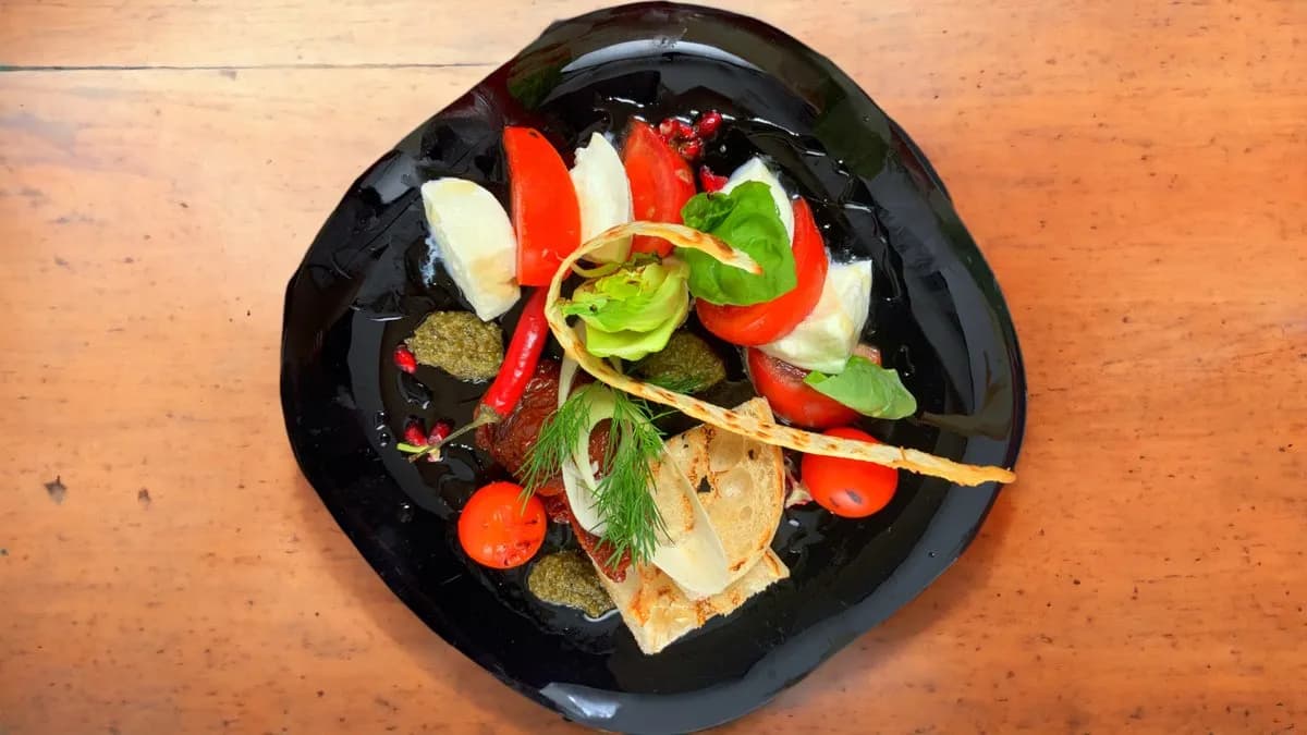 Bufala Caprese saláta