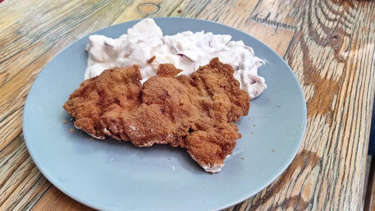 Rántott csirkecomb filé majonézes krumplival
