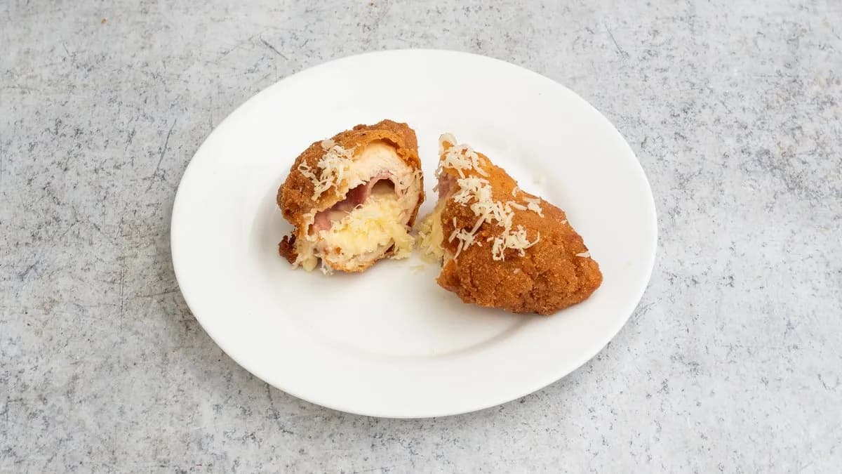 Sajttal,sonkával töltött csirkemell