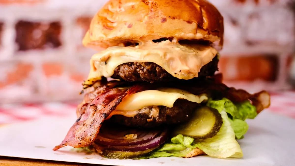 Dupla húsos hamburger