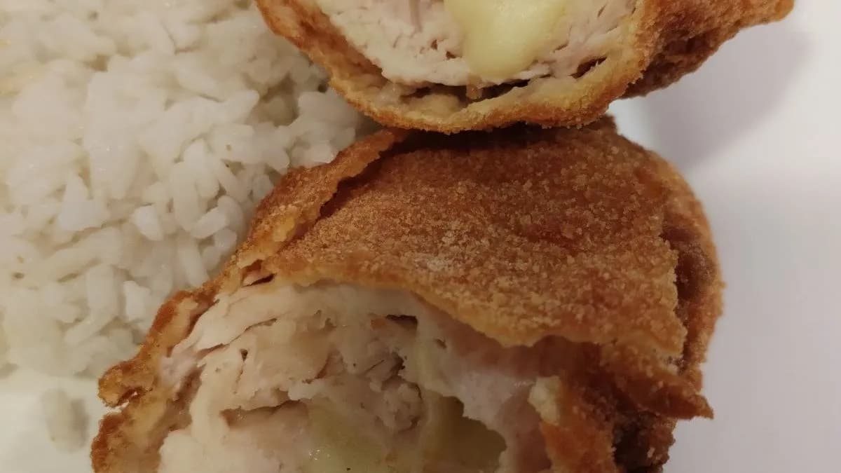 Sajttal töltöt csirkemell rizi bizivel