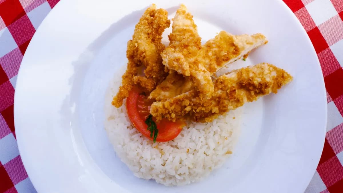 Pankó morzsás csirkemell csikok jázmin rizzsel