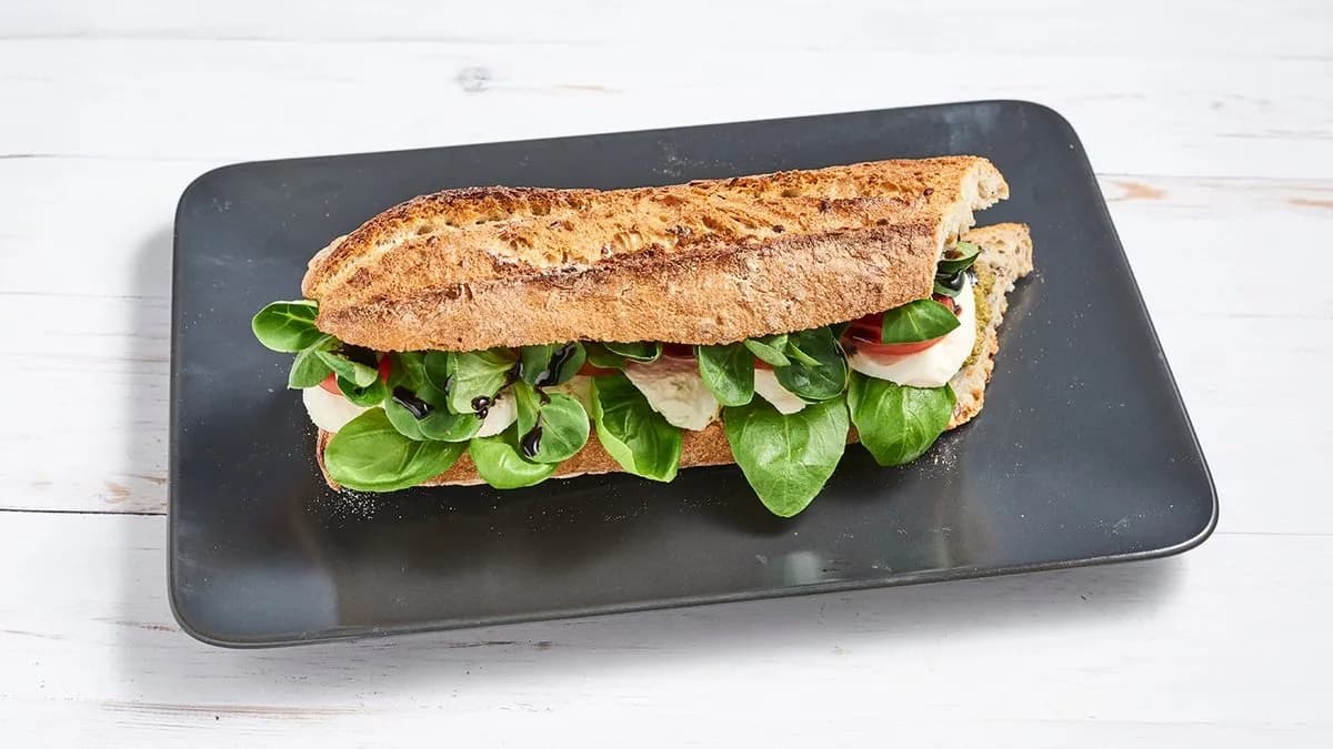 Pestos mozarellás bagett