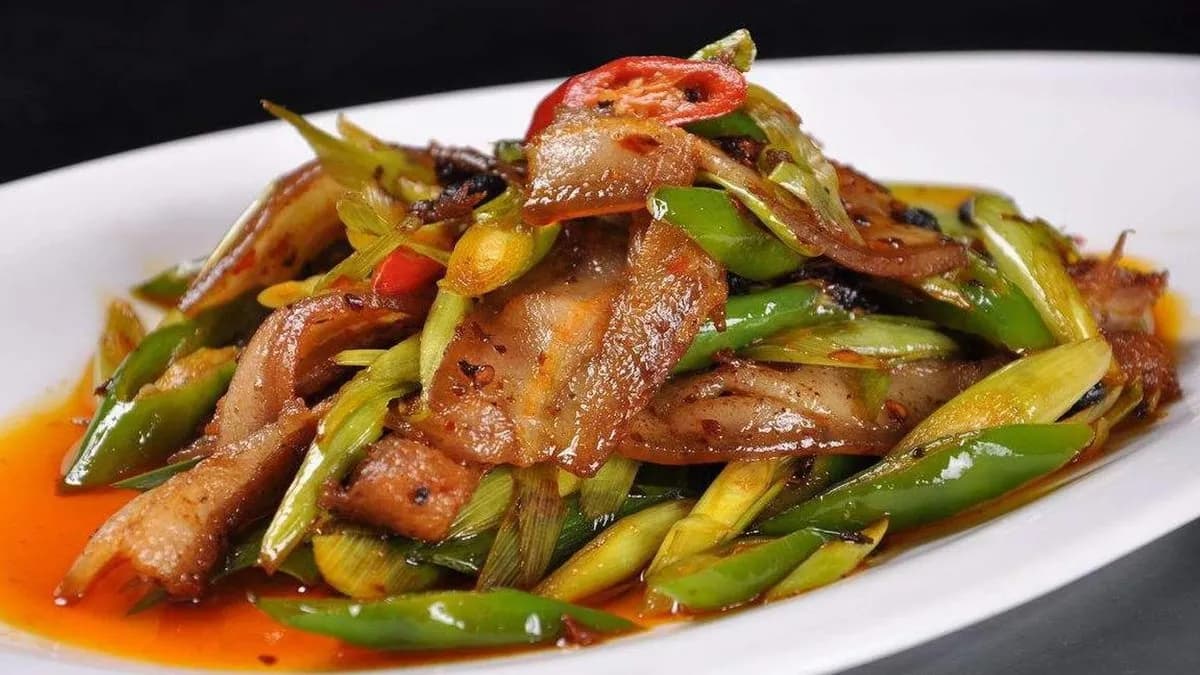 401.Sertés szalonna fekete babbal és papirkával