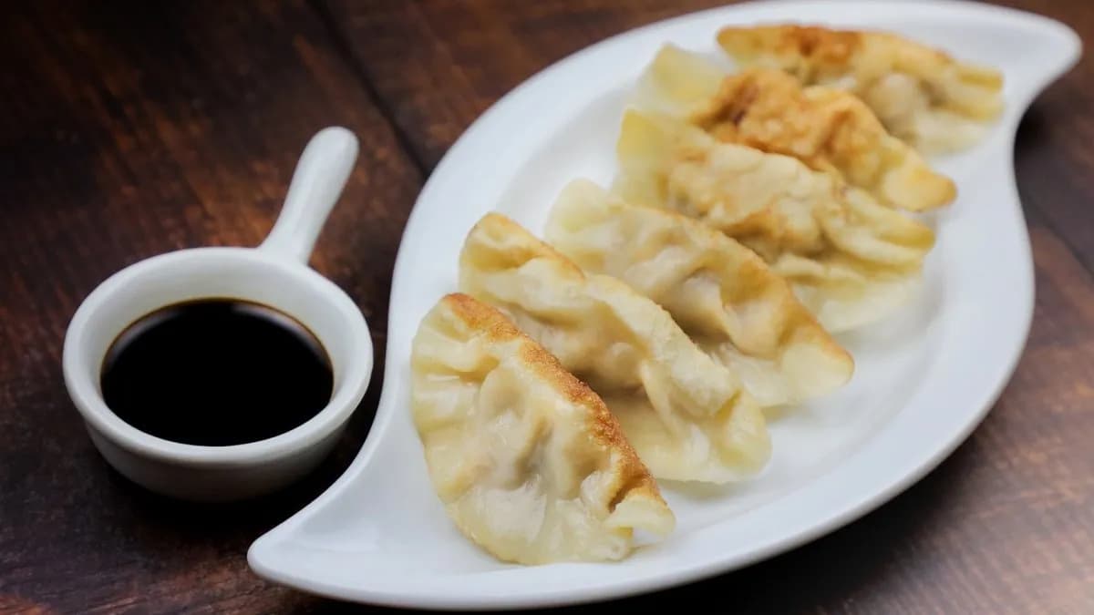 202.Süt húsos táska (6 db)/Fried dumplings (6 pieces)