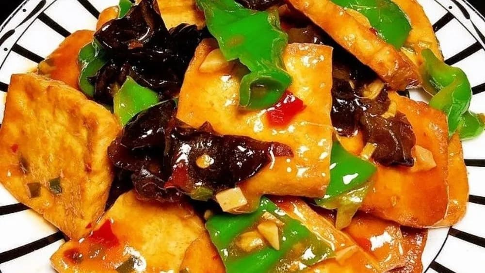 605. Fafülgombás és bambuszos tofu /Jia Chang Tofu (tofu. black fungus)