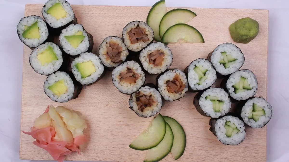 HOSOMAKI SET 6 (avokádó-gomba-ubi)