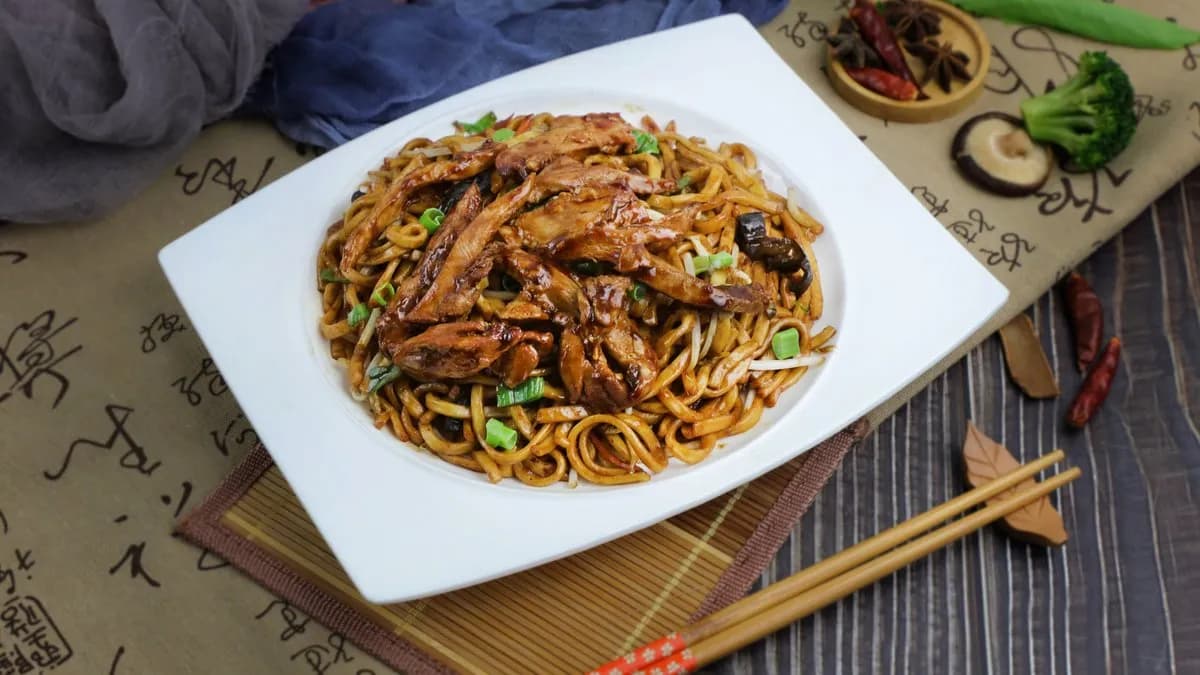 Pirított tészta kacsahússal