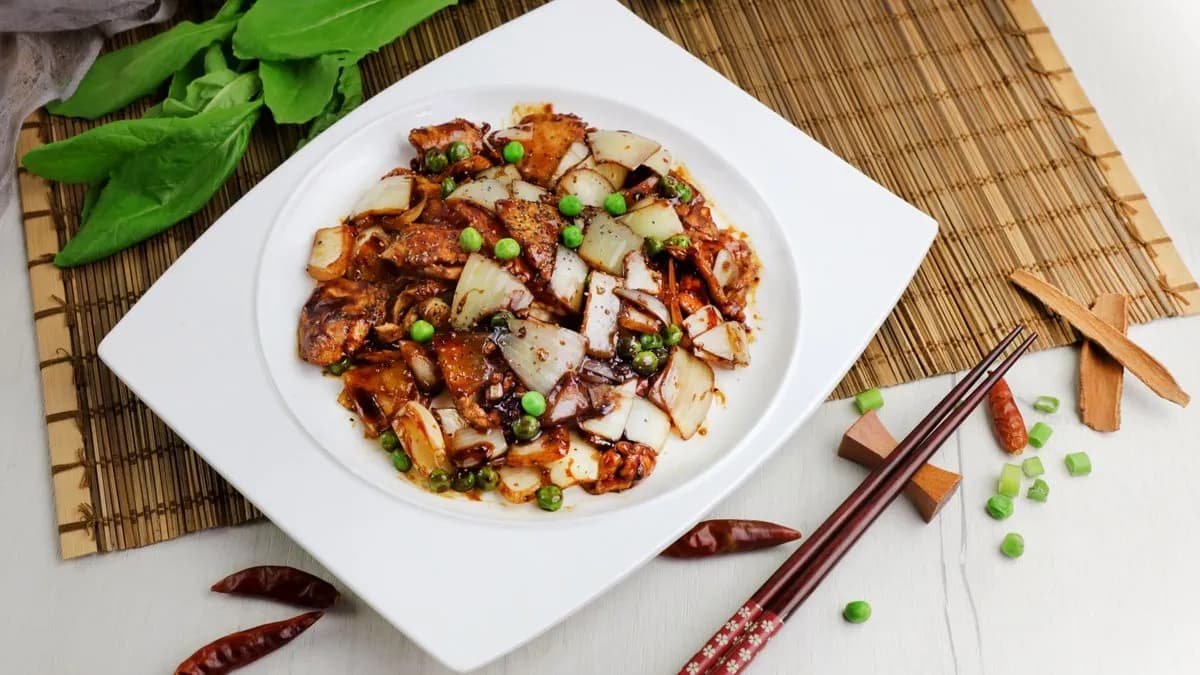 Csípős hagymás csirkehús