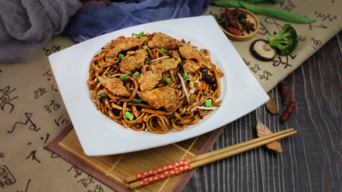 Pirított tészta csirkehússal