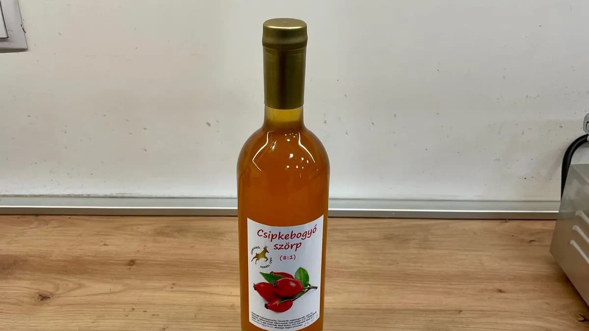 Kistermelői csipkebogyószörp 0,75l