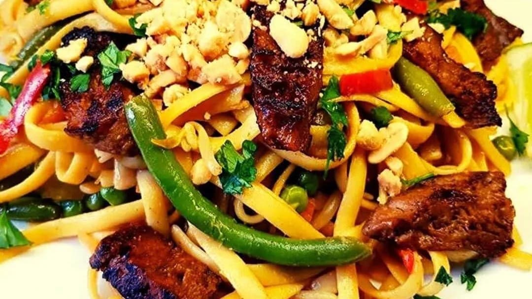 B menü (leves + egytál B)