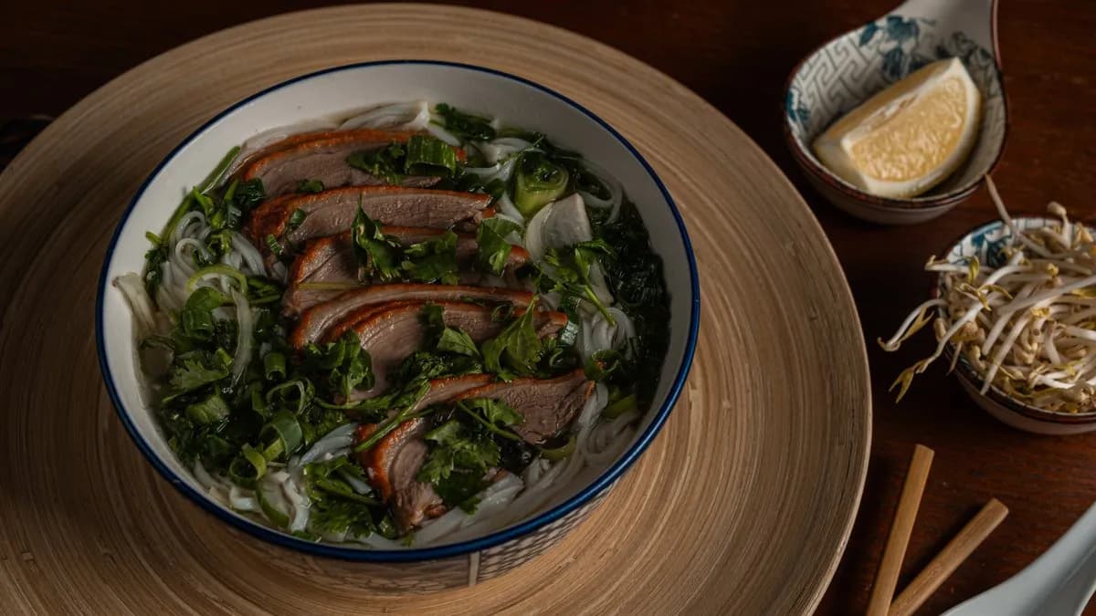 Nagy Pho leves sült kacsával - B4