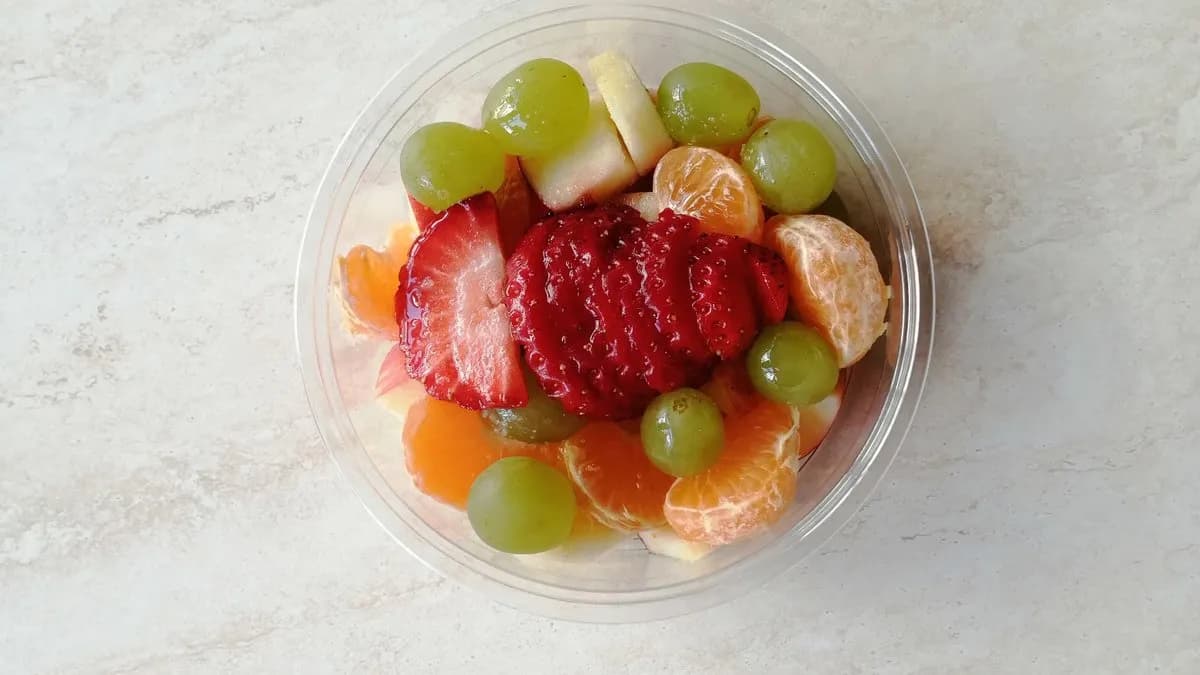 Szezonális gyümölcs saláta mézzel