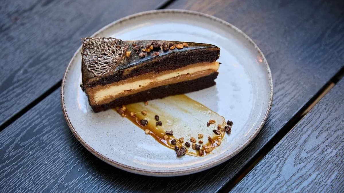 4 szeletes Fekete Mamba torta 2 napos előrendelésre