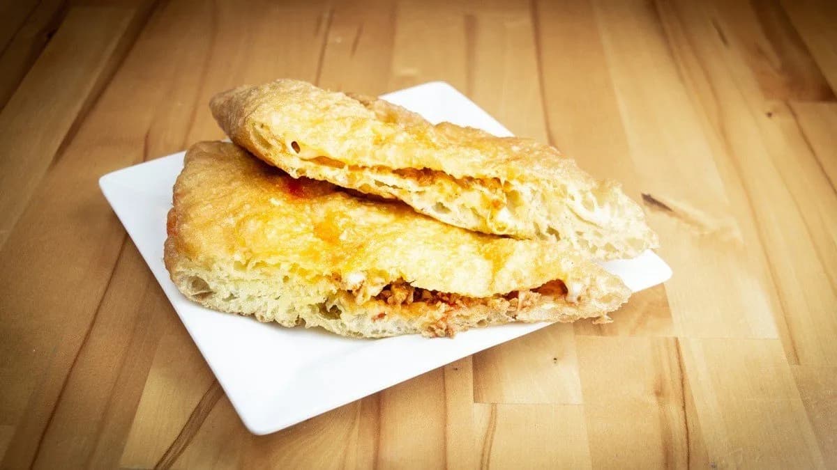 Bolognai ragus töltött lángos